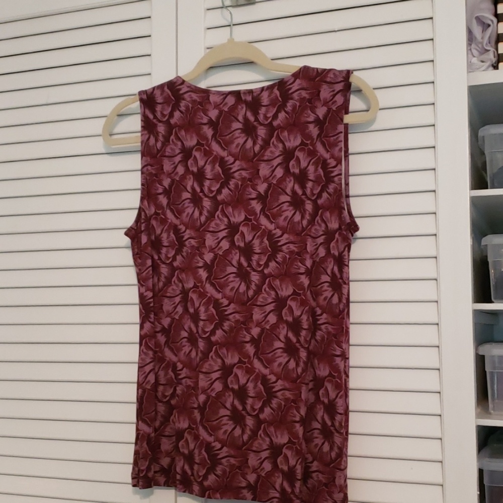 Ann Taylor M burgundy floral tank - Picture 3 of 3